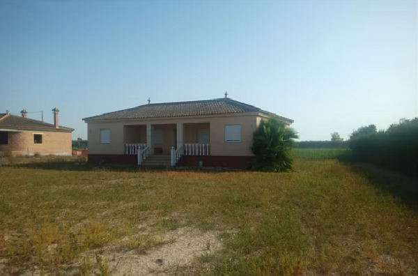 Dos Chalets de 3 habitaciones con Gran Parcela 4500m2 en Dolores