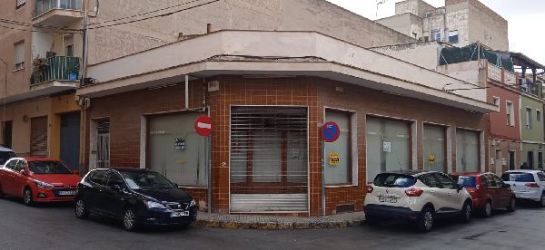 SE VENDE LOCAL DE 120 M. Y SOTANO DE 120M. EN ASPE